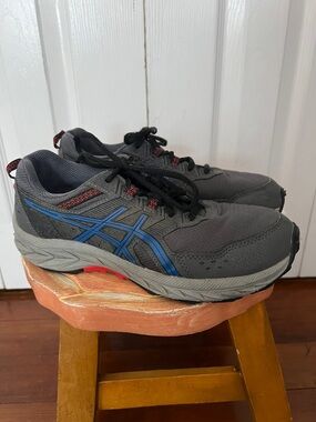 ASICS Gray Athletic Running Shoes with Blue Accents